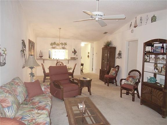 4th image of 2211 Eisenhower Dr APT 107
