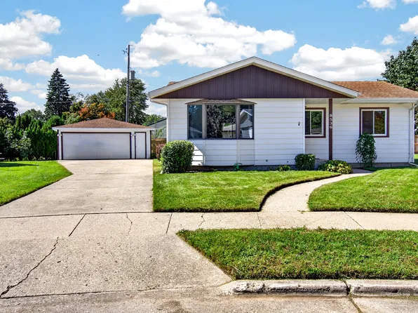 8536 18th Ave, Kenosha, WI 53143