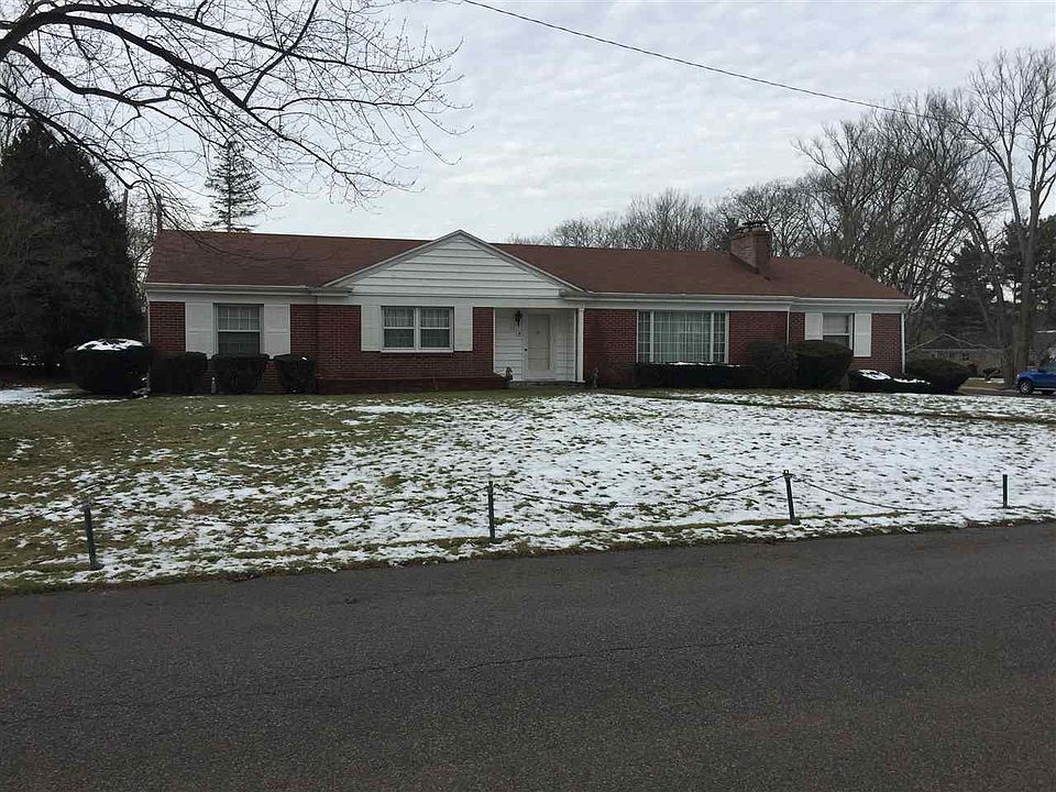1st image of 73 W Roselawn Dr