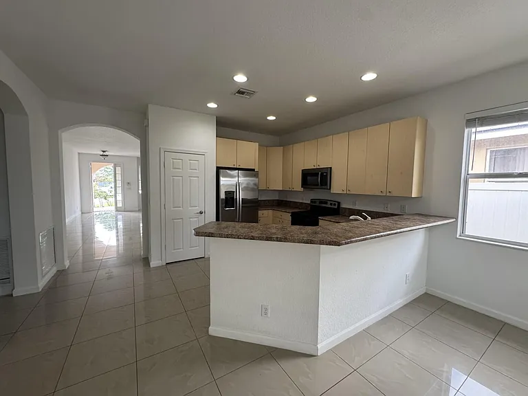 1804 SW Jamesport Dr — Photo 12