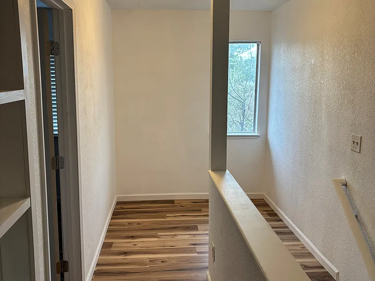 526 Kenbrook Ct — Photo 18