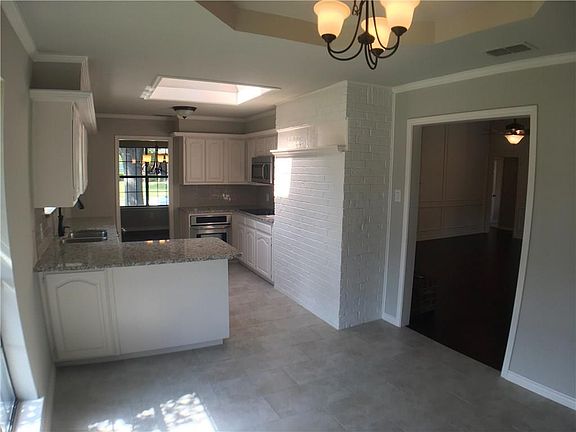 4th image of 2202 Deep Valley Dr