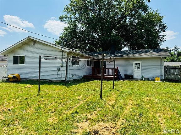 3rd image of 3092 Wintergreen Dr