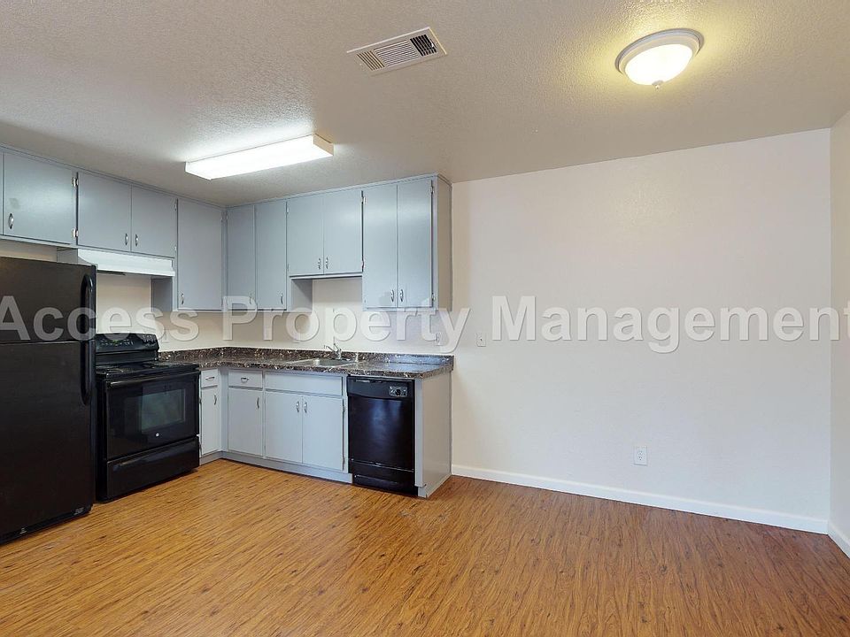 1st image of 5323 Carrington Cir