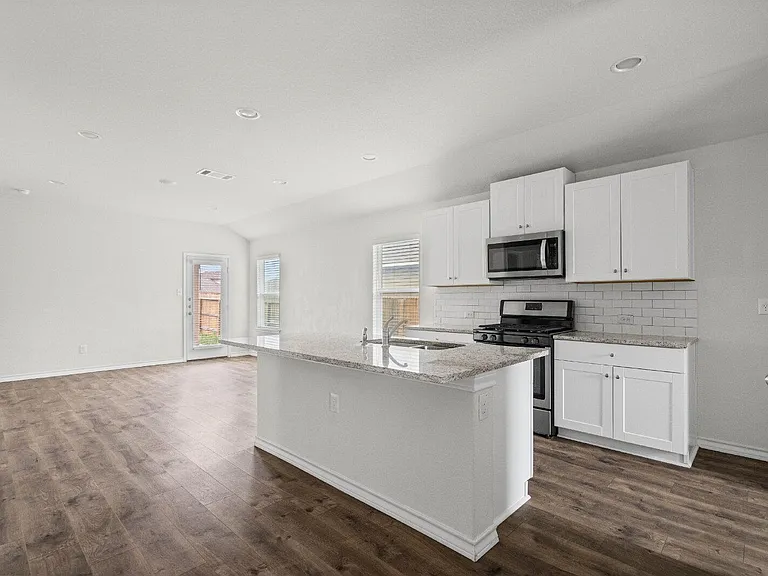 388 Arbor Hls — Photo 3