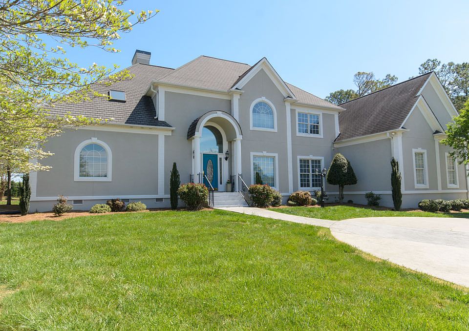 1st image of 118 Bogey Ln