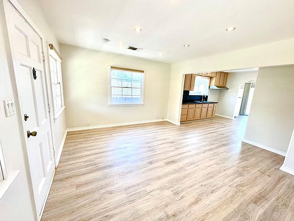 5th image of 4939 Briggs Ave