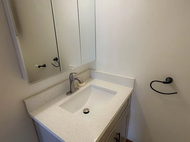32 Everett St #3L — Photo 5