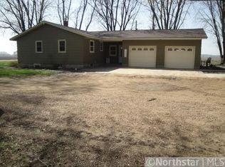 5616 Maplewood Rd, Carver, MN 55315