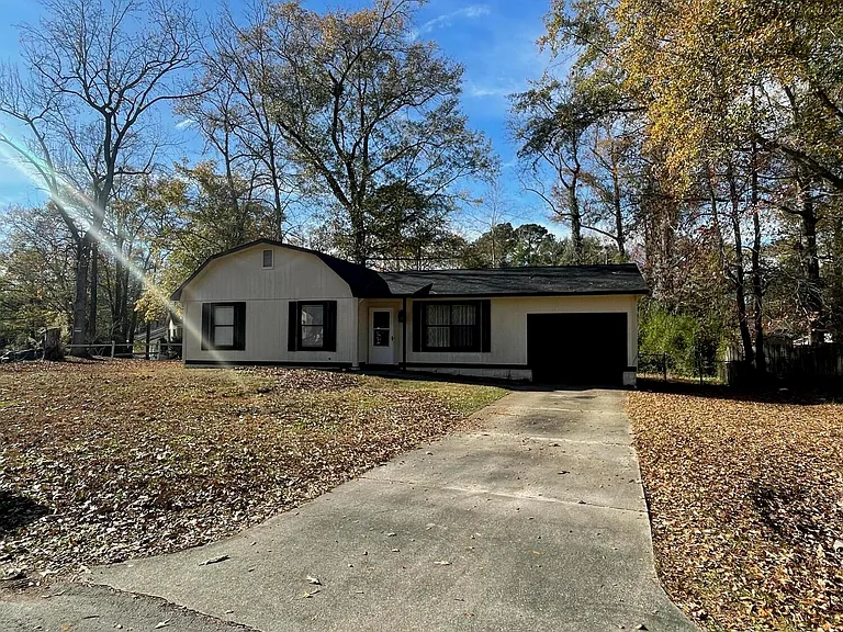 1002 Stillwood Cir — Photo 4