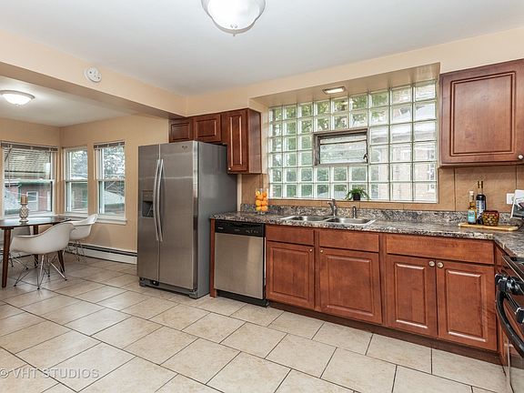 4th image of 7324 S South Shore Dr