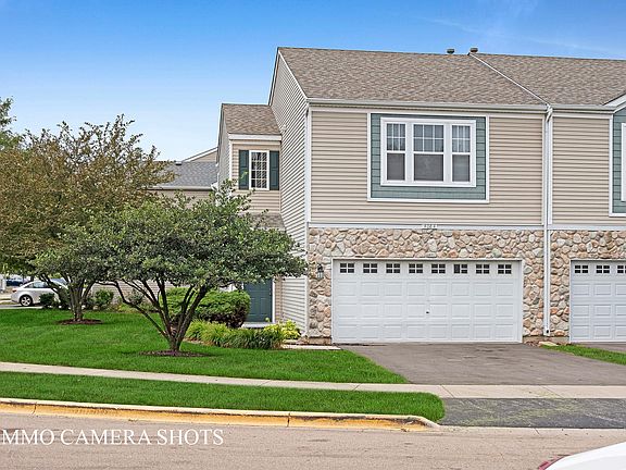3rd image of 4084 Blackstone Dr