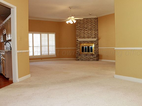 4th image of 2306 Chestnut Dr