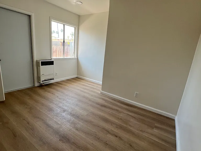 3637 E 5th St — Photo 12