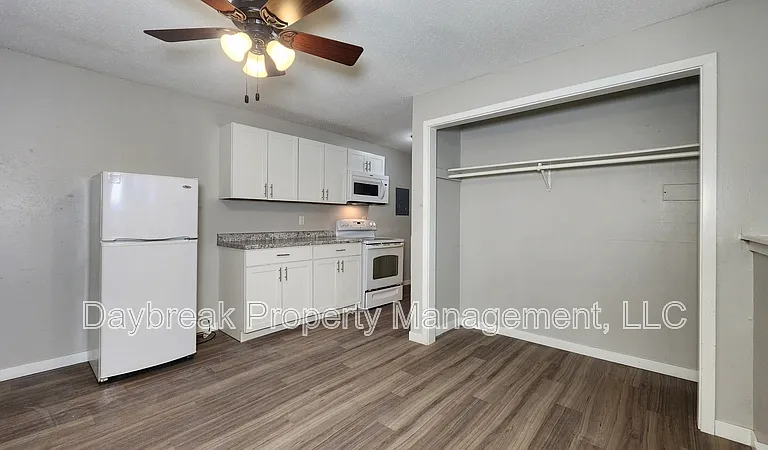 717 30th St N #4 — Photo 2