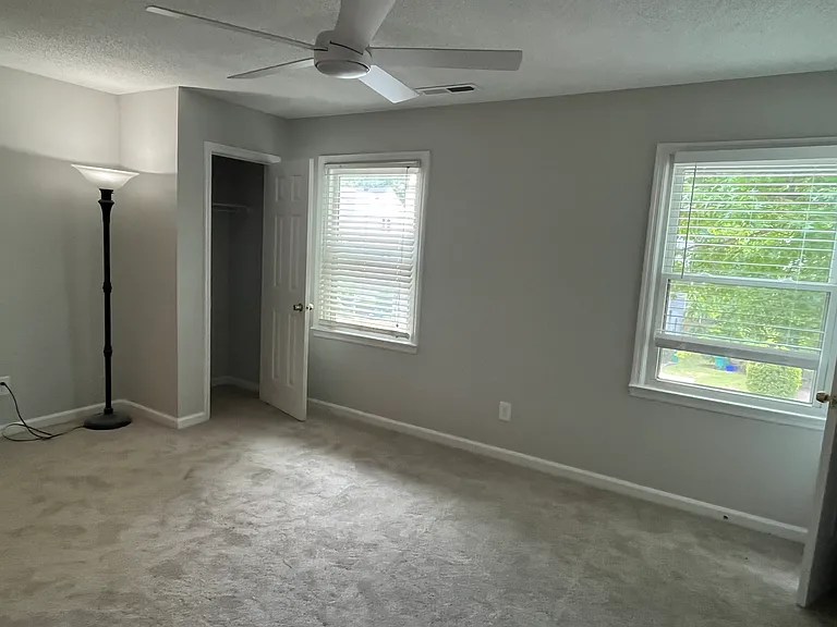 Master bedroom. New carpet, paint and blinds.