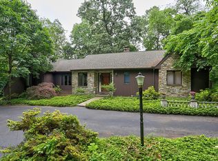 2341 Woodwick Rd, Lancaster, PA 17601