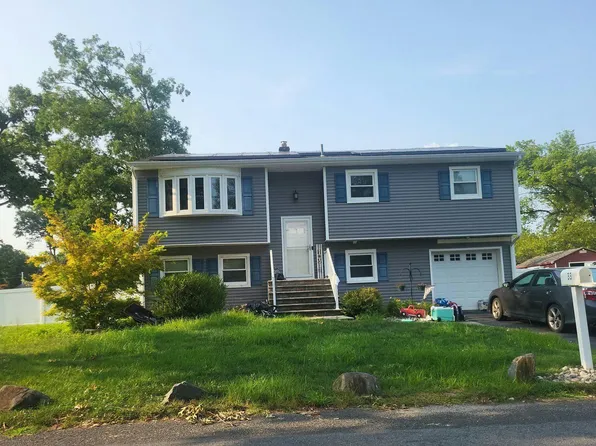 33 Brunswick Ave, Monroe Township, NJ 08831