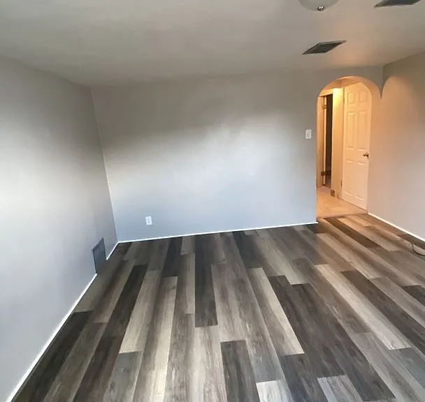 1002-B100 Everett St — Photo 3