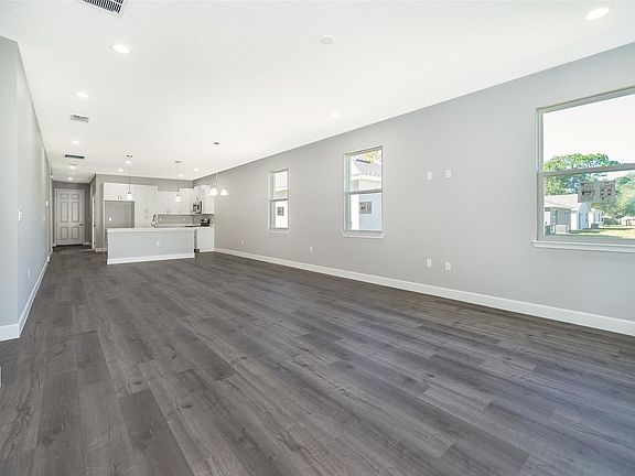 4th image of 852 Land Ave