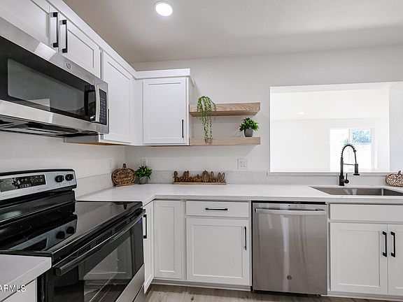 5th image of 13607 N 21ST Avenue