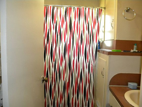 5th image of 210 Linda St #4