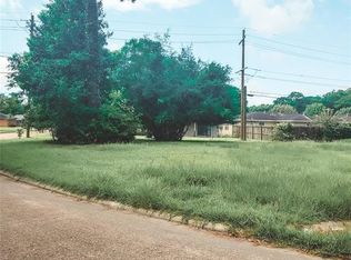 5515 Picadilly Ln, Beaumont, TX 77708