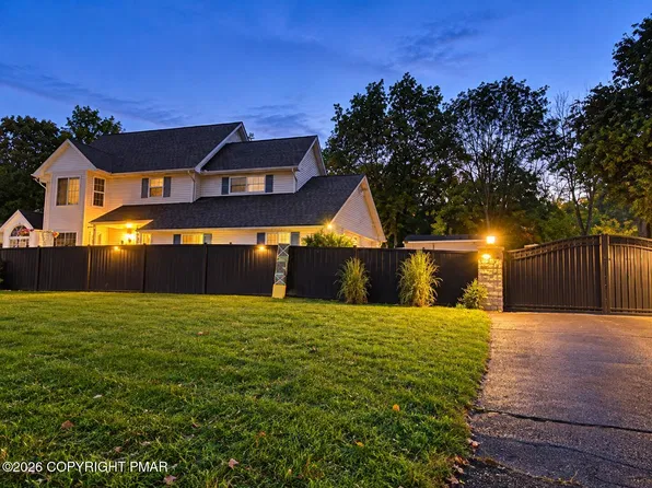 222 Martha Ln, Blakeslee, PA 18610