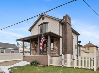 628 9th St, Peru, IL 61354