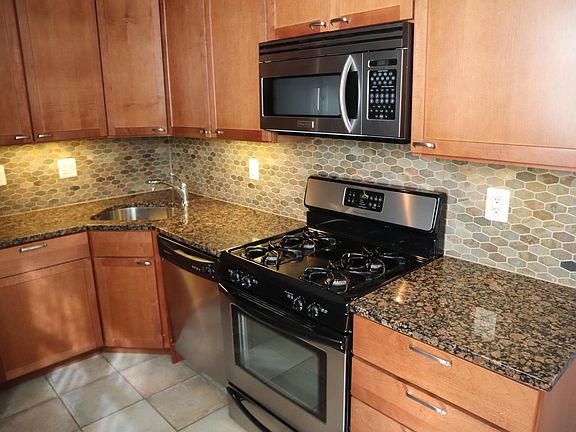 4th image of 1816 Kalorama Rd NW APT 403