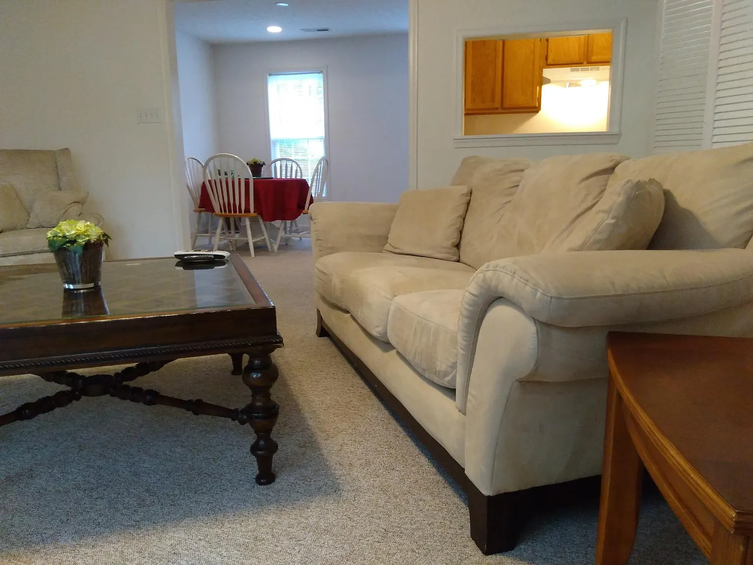 623 Wyndhurst Dr — Photo 2