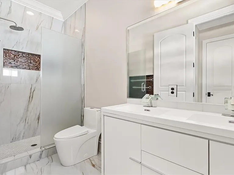 236 Acadia Ter — Photo 27