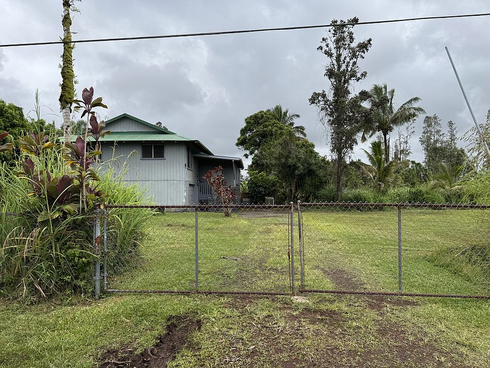 Large fully fenced yard