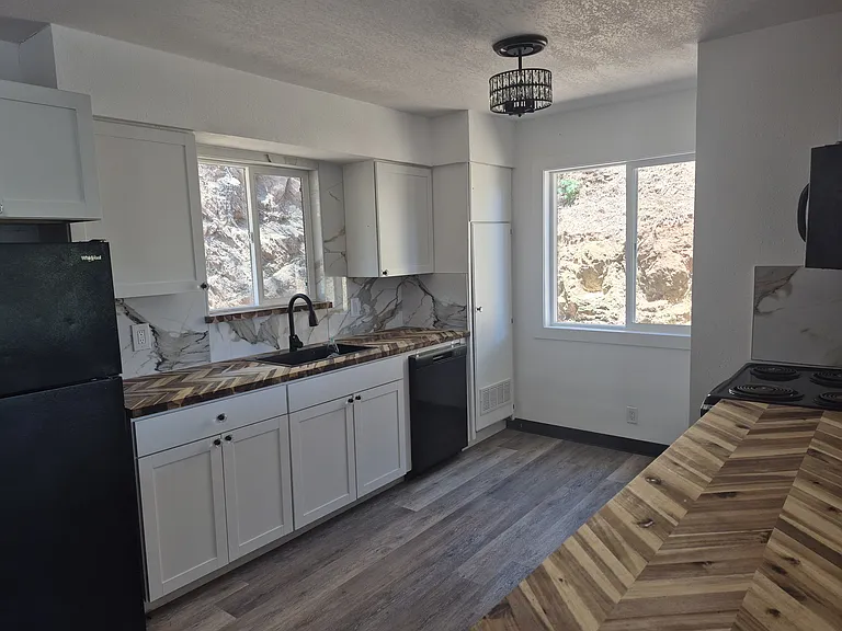 302 Ayba St #1 — Photo 9