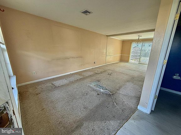 3rd image of 1129 School House Ln