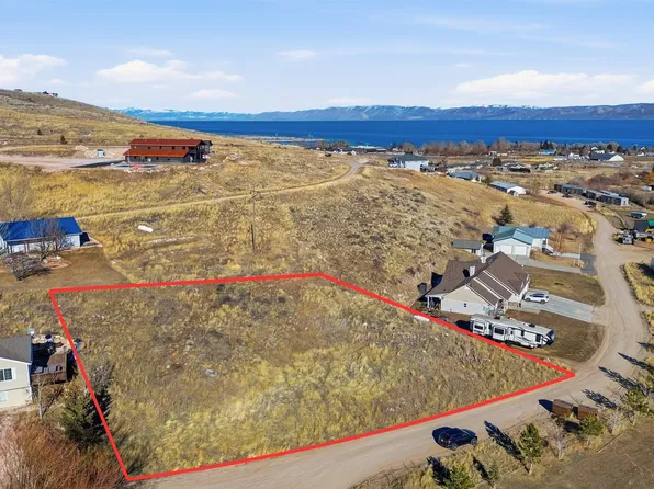 575 W Dee Dr N, Garden City, UT 84028