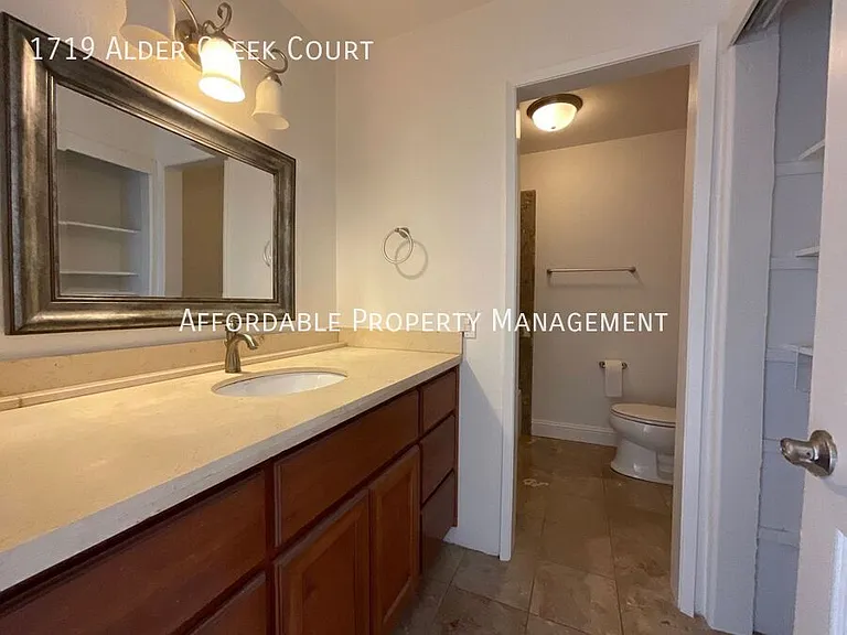 1719 Alder Creek Ct — Photo 9