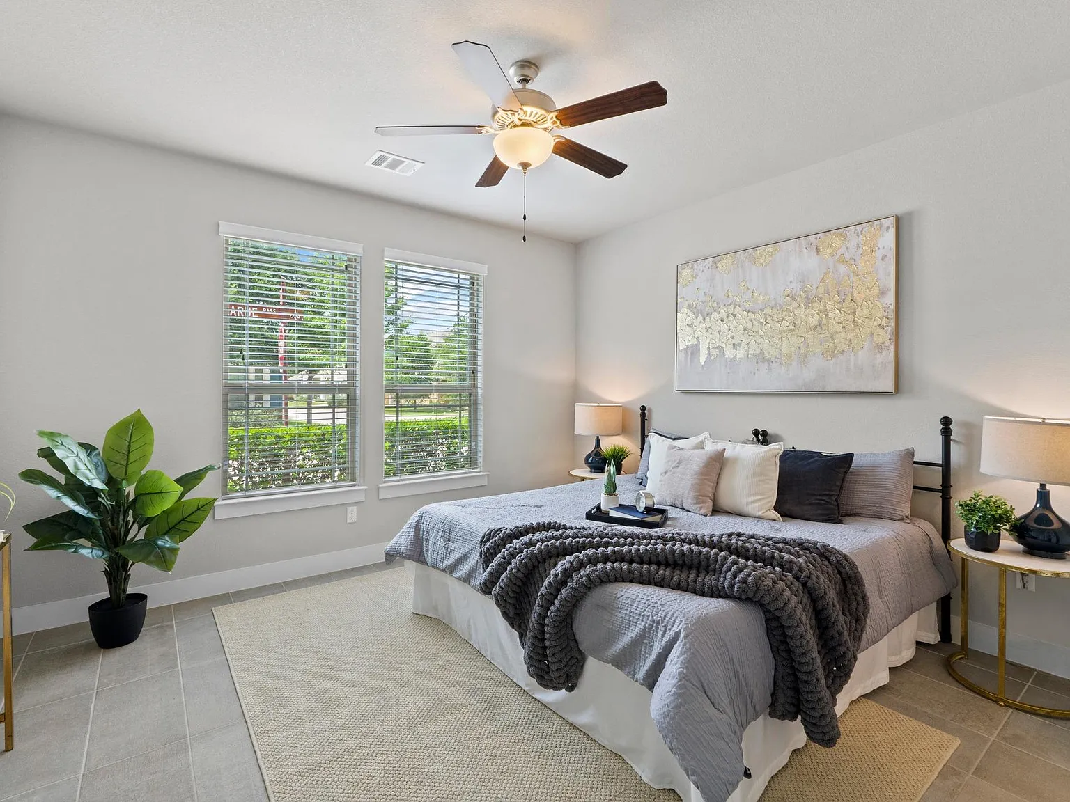 3 bed, 2.5 bath, 1792 sqft, $2,500 — Photo 2