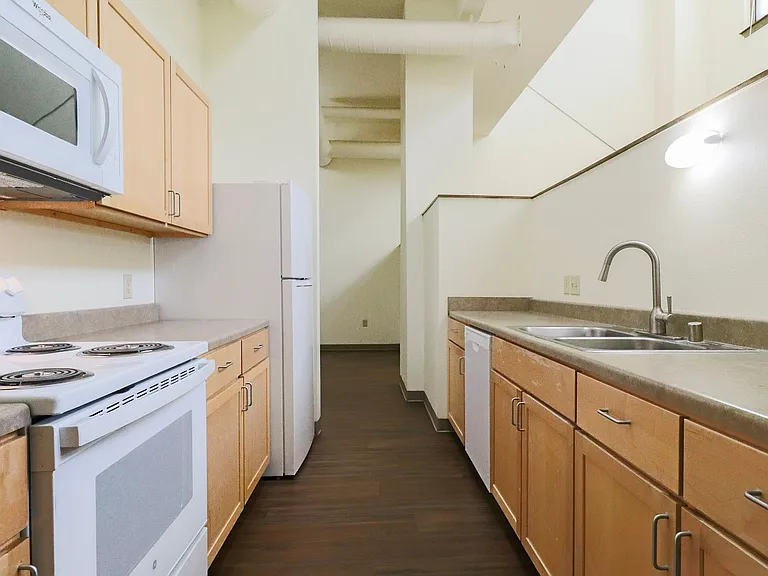 East High Apartments — Photo 115