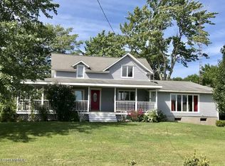 483 N Dennis Rd, Ludington, MI 49431