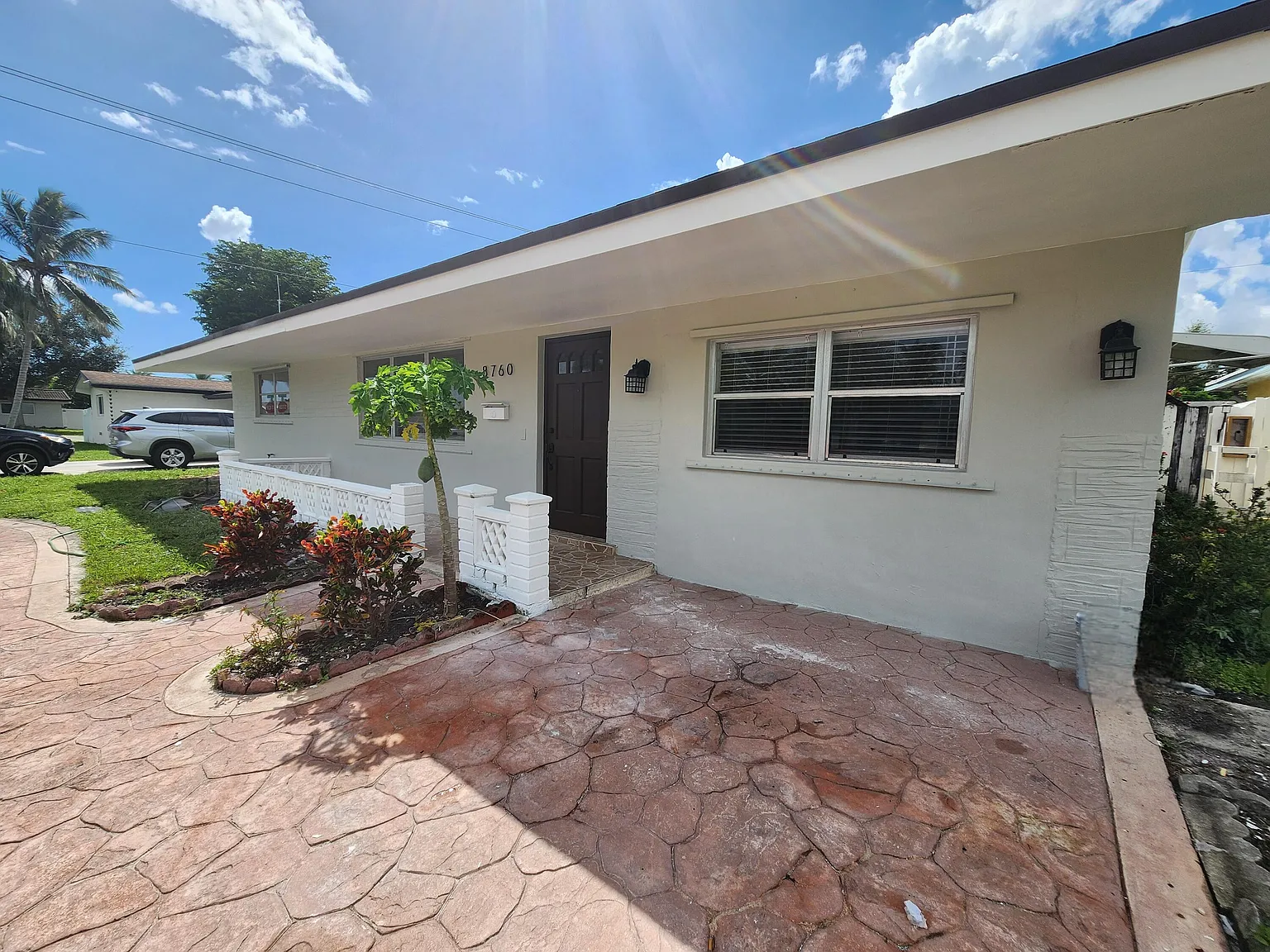 3 bed, 2.0 bath, 1330 sqft, $3,900 — Photo 3
