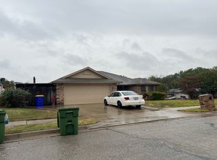 7949 Hunters Glen Dr, Watauga, TX 76148
