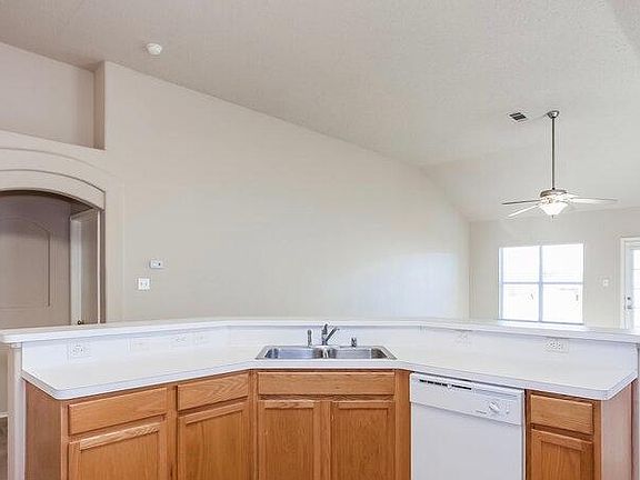 2nd image of 1132 Union Dr