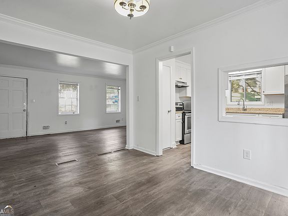 5th image of 5809 Oakleaf Way