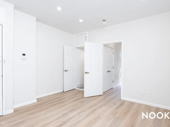 1826 Woodbine Street image 17 of 20