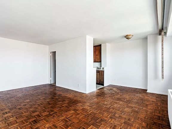 4th image of 555 Kappock St APT 15K