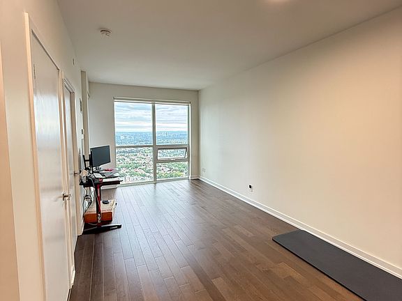 4th image of 510 Curran Pl #4103
