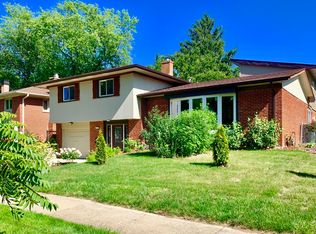 6624 Forestview Dr, Oak Forest, IL 60452