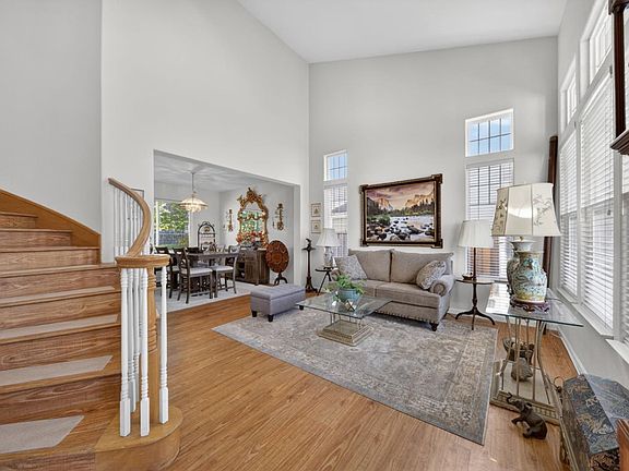5th image of 1405 Casablanca Cir