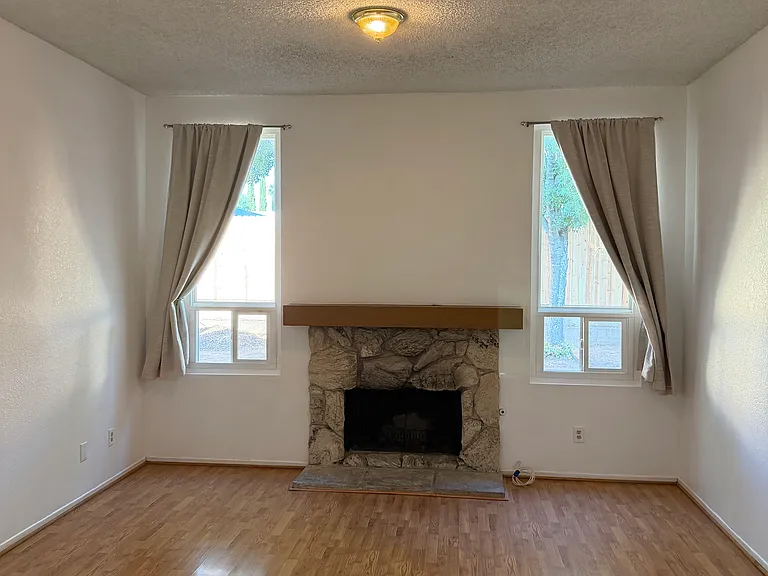 610 Jeremy Ct — Photo 8